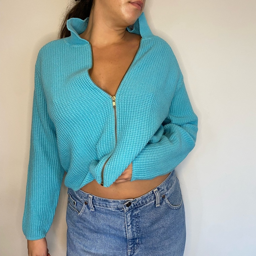 Blue sweater - Picture 3 of 4